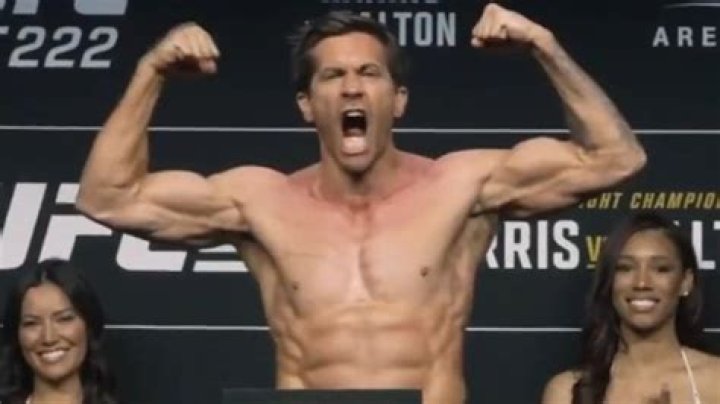 Jake Gyllenhaal is shredded